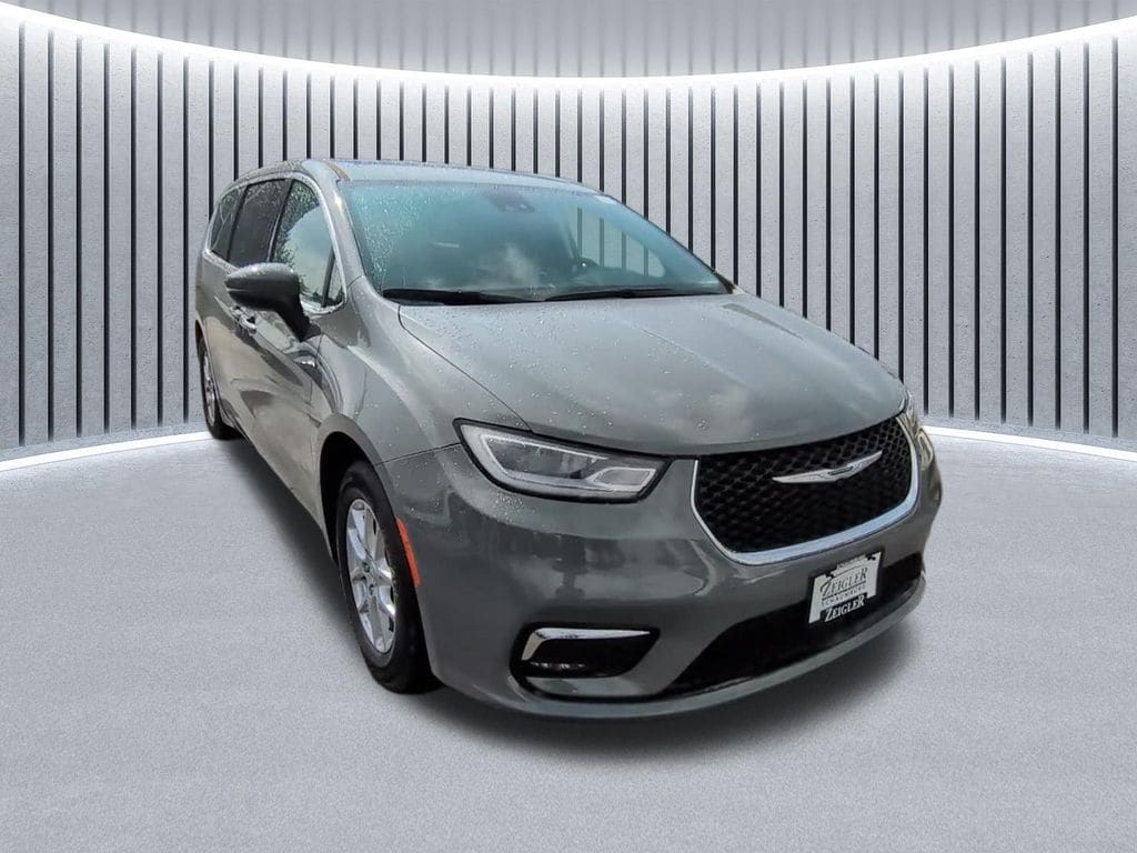 2023 Chrysler Pacifica Van Passenger Van 