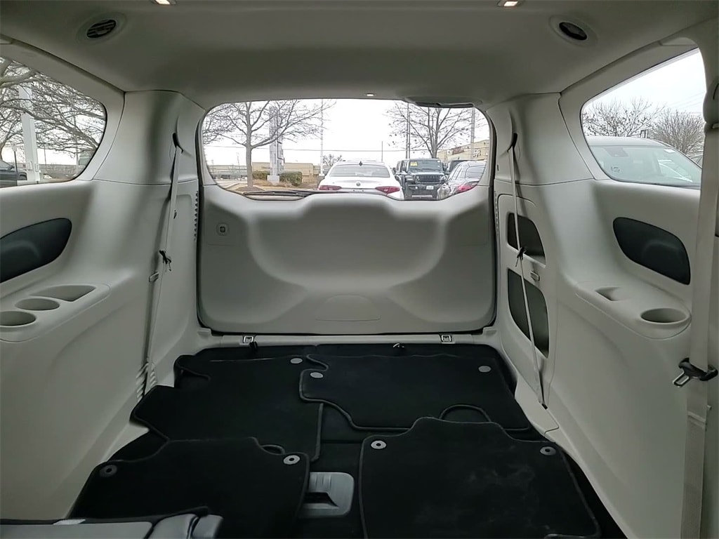 2023 CHRYSLER PACIFICA - Image 31