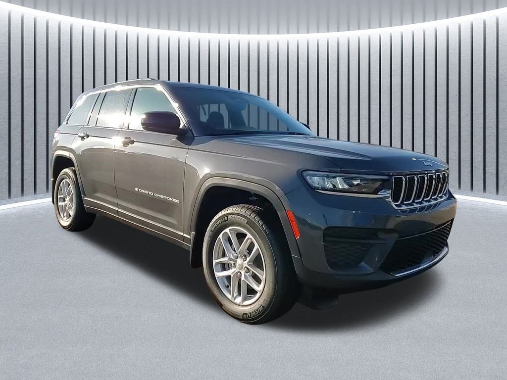 New 2025 Jeep Grand Cherokee LAREDO X 4X4 Sport Utility