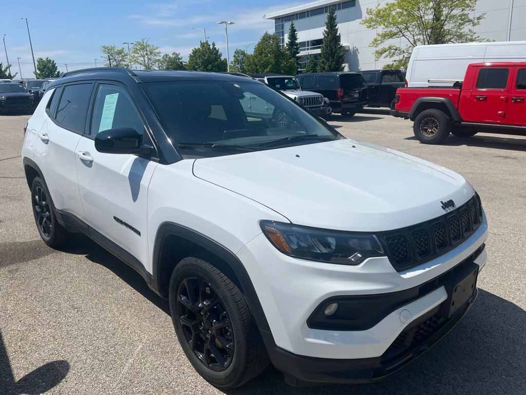 2023 Jeep Compass Altitude 4X4's photo