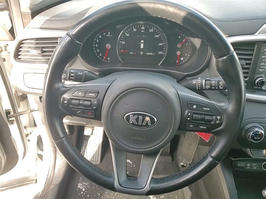 2017 KIA SORENTO - Image 23