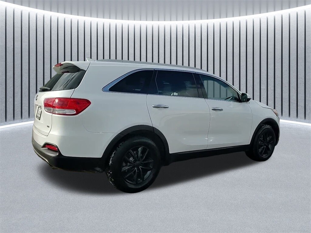 2017 KIA SORENTO - Image 7