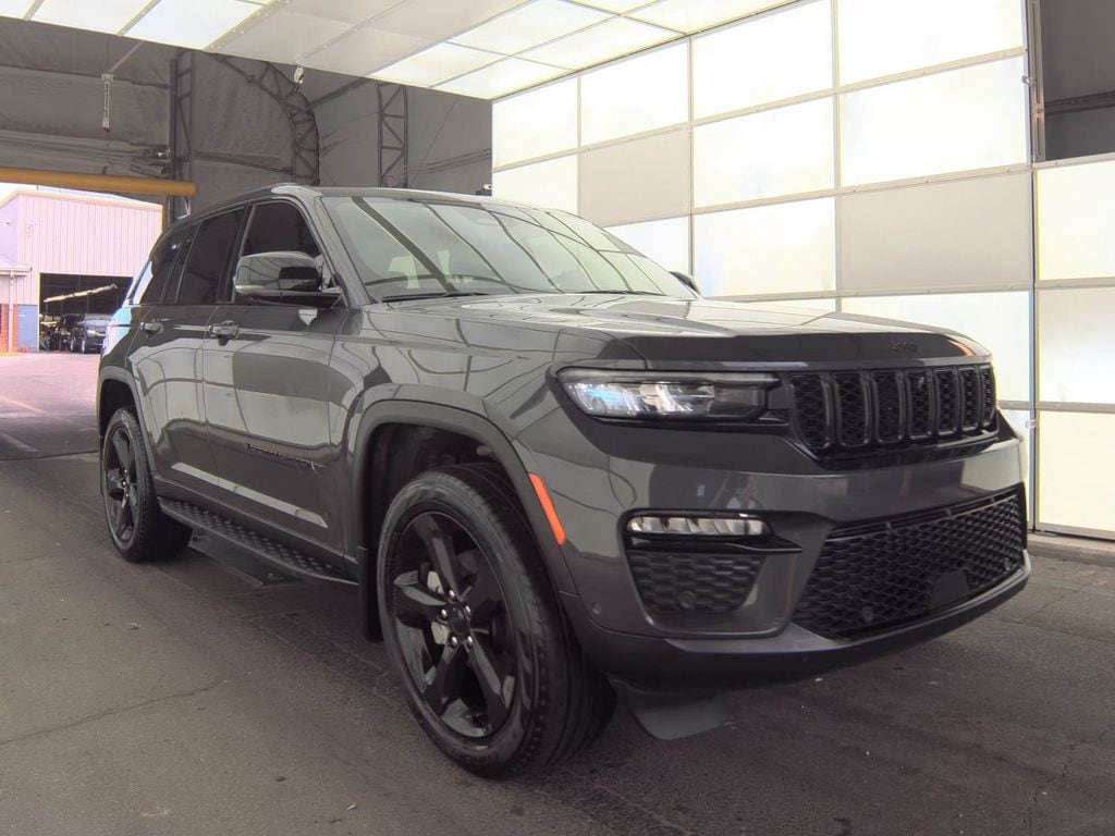 2024 Jeep Grand Cherokee Limited's photo