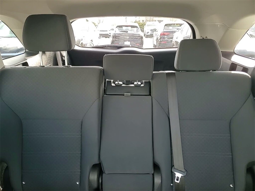 2017 KIA SORENTO - Image 32