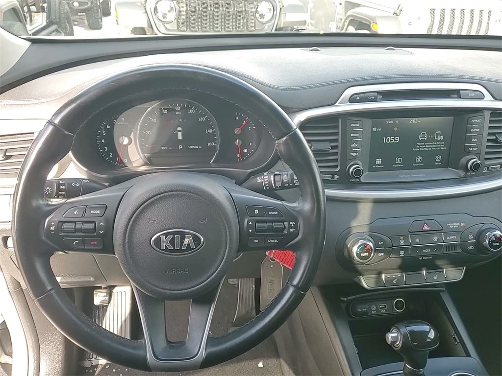 2017 KIA SORENTO - Image 33