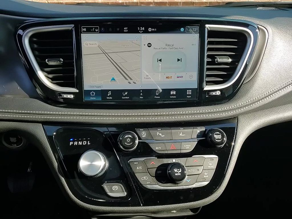 2026 Chrysler Pacifica Select - Photo 16