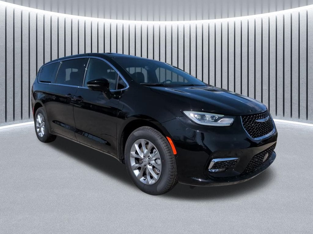 2026 Chrysler Pacifica Select AWD's photo