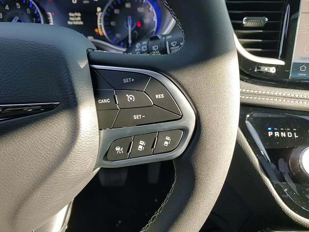 2026 Chrysler Pacifica Select - Photo 14