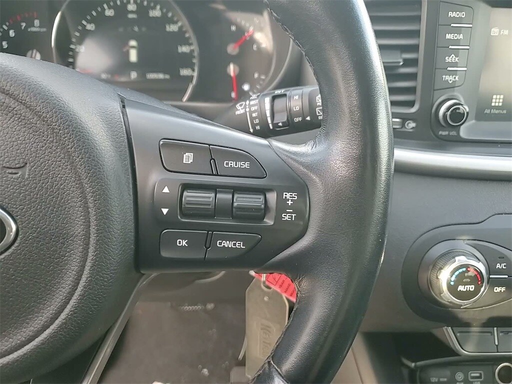 2017 KIA SORENTO - Image 25