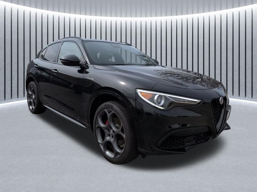 2023 Alfa Romeo Stelvio Veloce AWD's photo