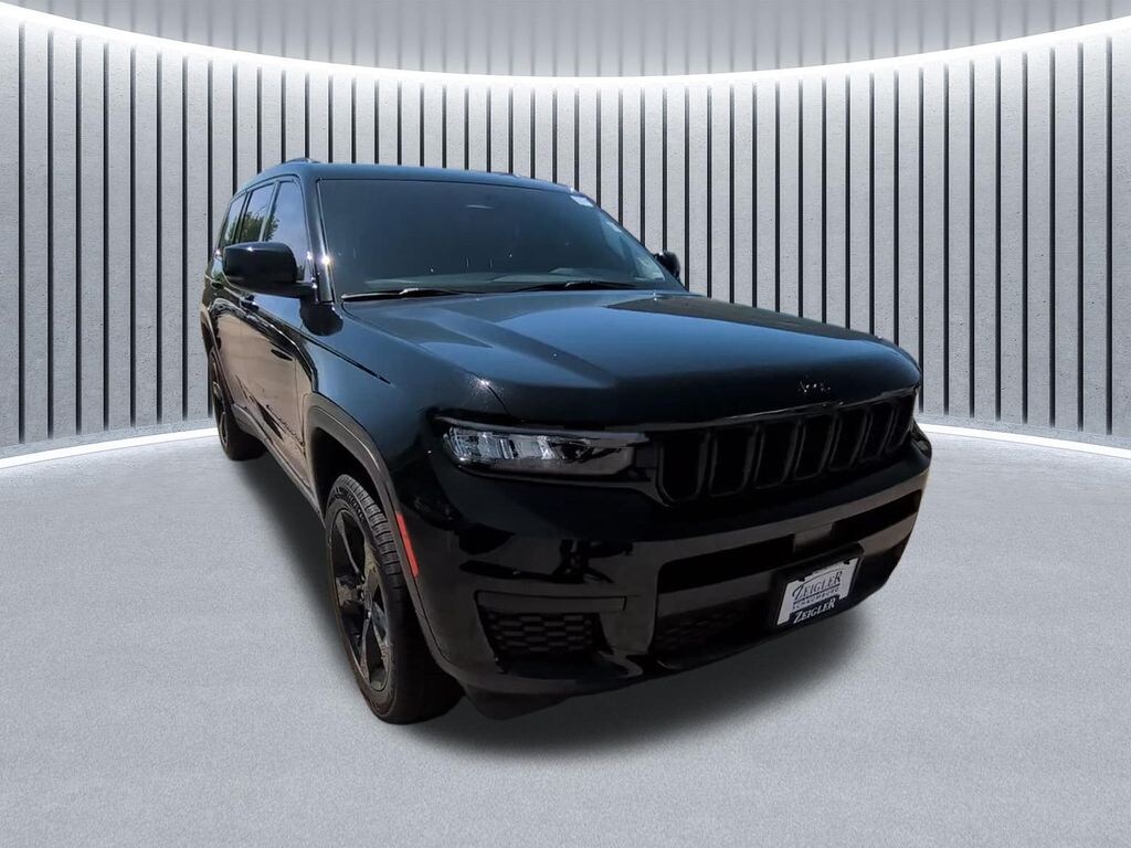 Used 2023 Jeep Grand Cherokee L Laredo SUV