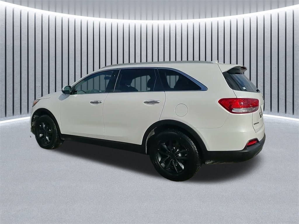 2017 KIA SORENTO - Image 13