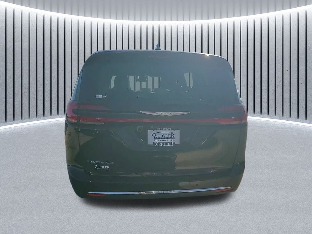 New 2026 Chrysler Pacifica SELECT Passenger Van
