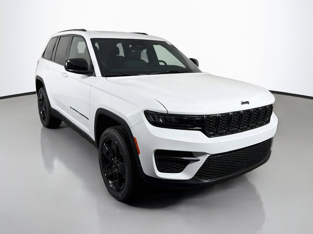 2027 Jeep Grand Cherokee Laredo