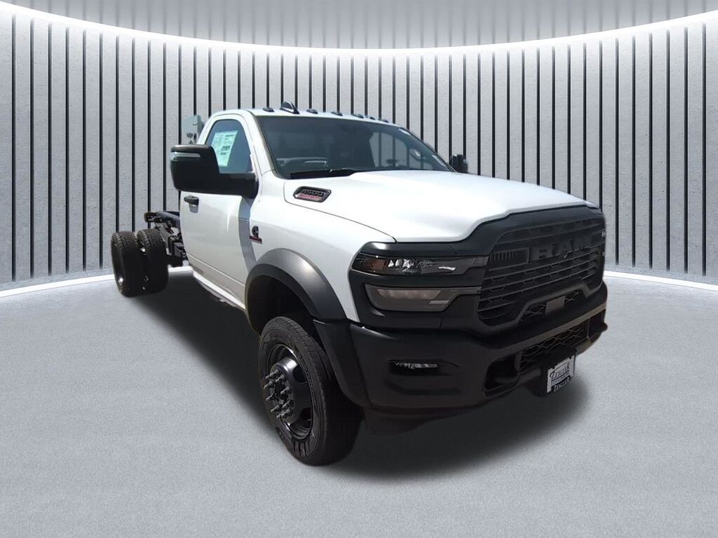 New 2026 Ram 4500 Chassis Cab TRADESMAN REGULAR 4X4 84' CA Pickup