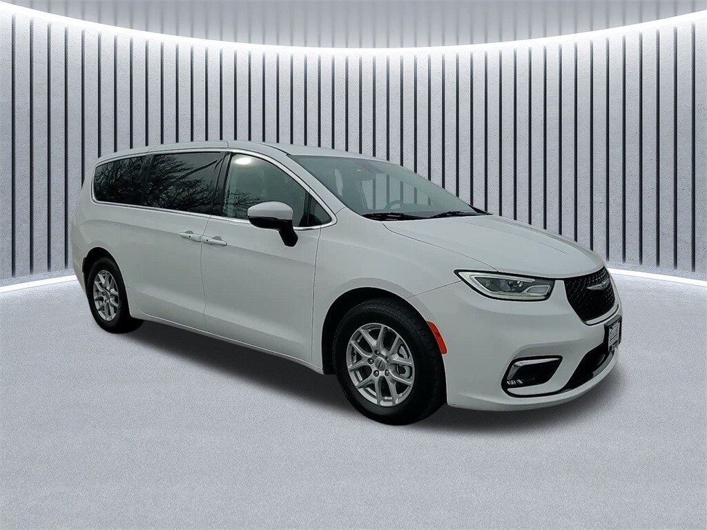 2023 CHRYSLER PACIFICA - Image 3