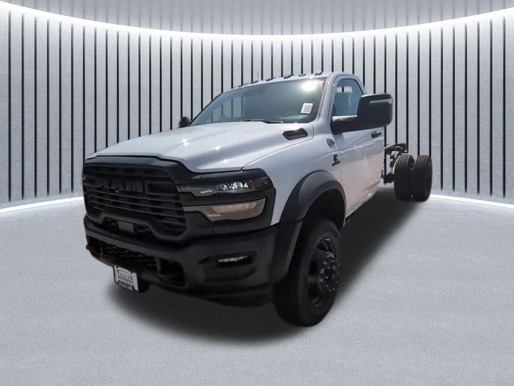 New 2026 Ram 4500 Chassis Cab TRADESMAN REGULAR 4X4 84' CA Pickup