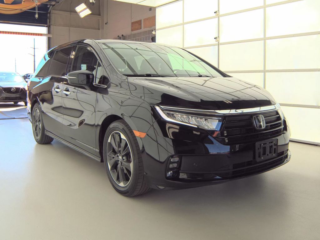 2023 Honda Odyssey Elite's photo