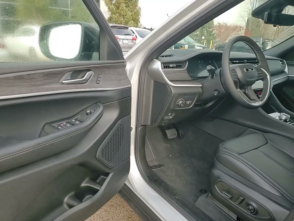 2025 Jeep Grand Cherokee Limited - Photo 24