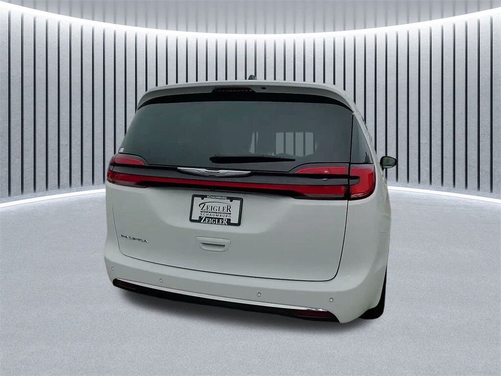 2023 CHRYSLER PACIFICA - Image 8