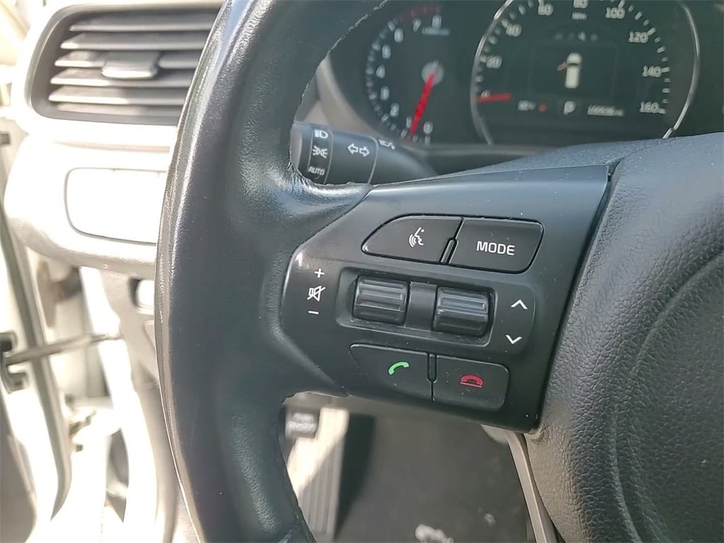 2017 KIA SORENTO - Image 24