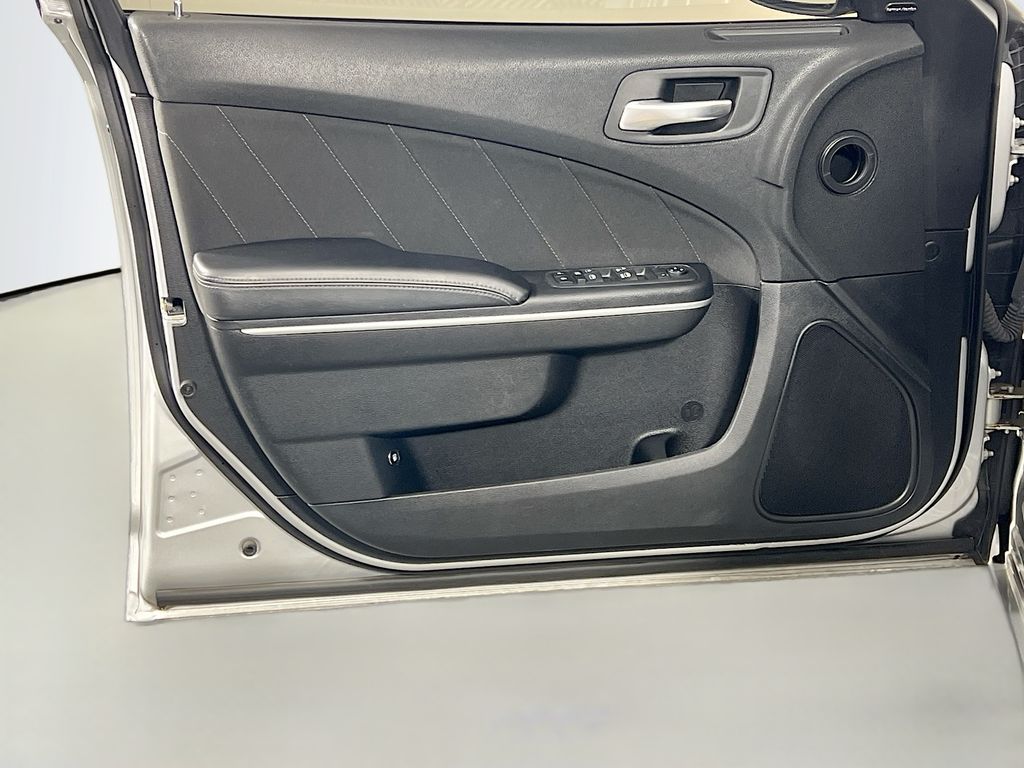 2019 Dodge Charger R/T - Photo 18