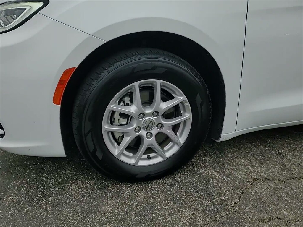 2023 CHRYSLER PACIFICA - Image 15