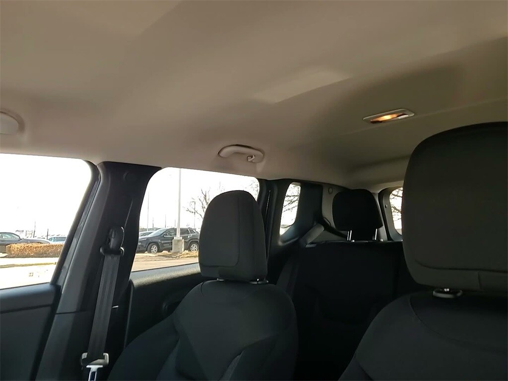 2023 JEEP RENEGADE - Image 35