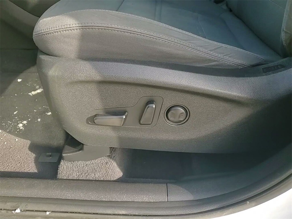 2017 KIA SORENTO - Image 22