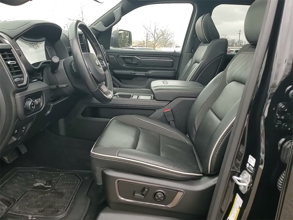 2025 RAM 1500 - Image 25