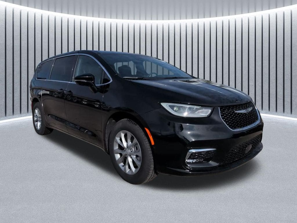2026 Chrysler Pacifica Limited AWD's photo