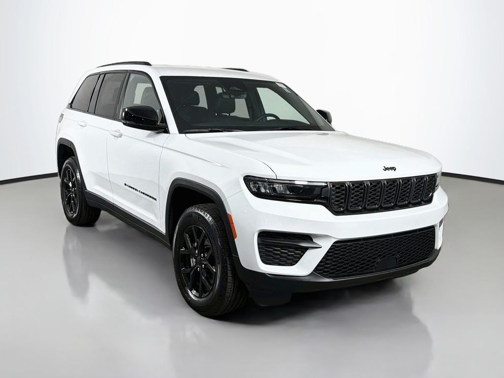 Used 2025 Jeep Grand Cherokee Laredo SUV