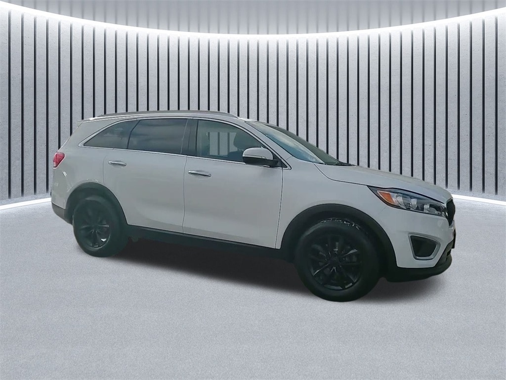 2017 KIA SORENTO - Image 3