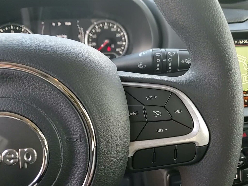 2023 JEEP RENEGADE - Image 30