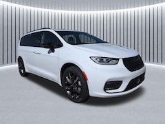 2026 Chrysler Pacifica LIMITED AWD Passenger Van