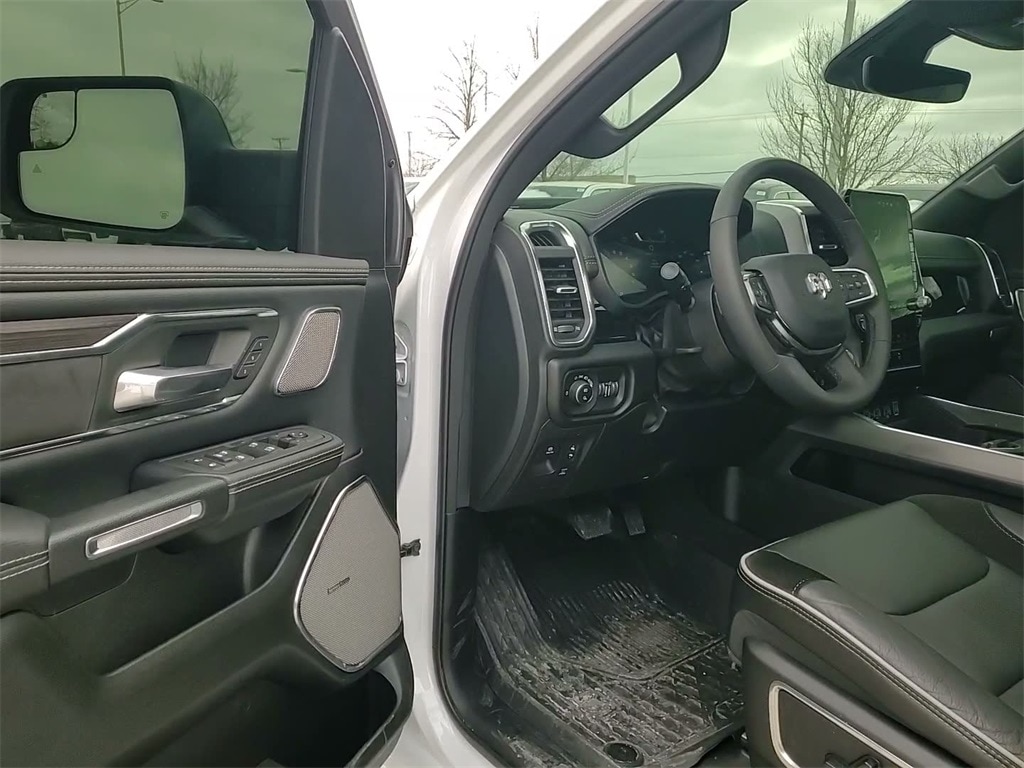 2025 RAM 1500 - Image 24