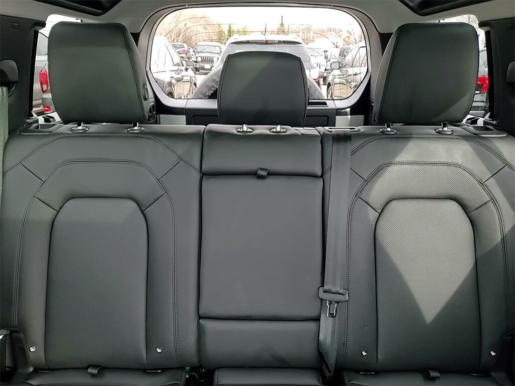 2025 LAND ROVER DEFENDER - Image 31