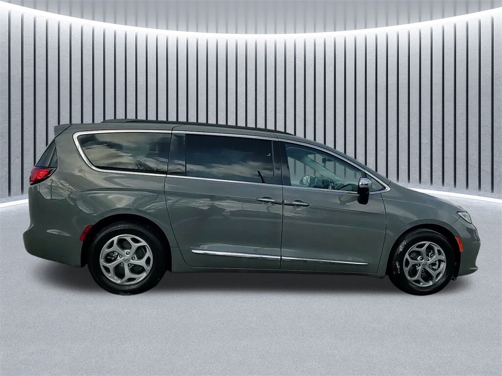 2023 CHRYSLER PACIFICA - Image 5