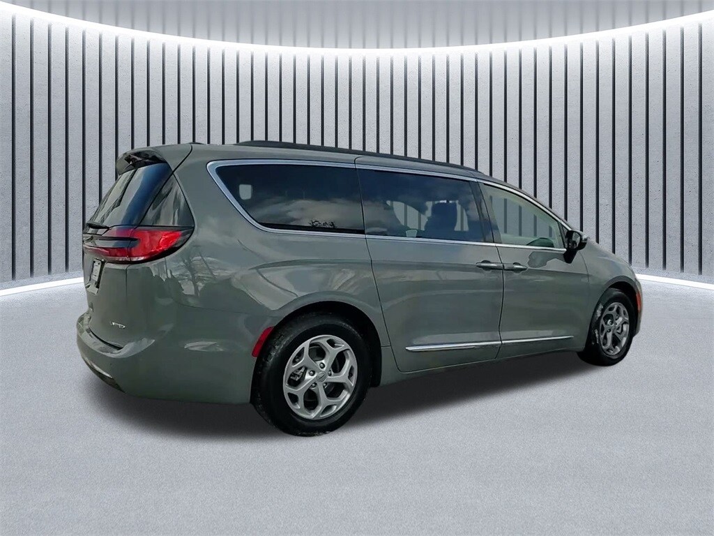 2023 CHRYSLER PACIFICA - Image 7