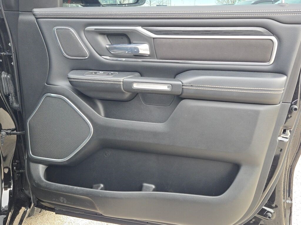 2023 RAM 1500 - Image 8