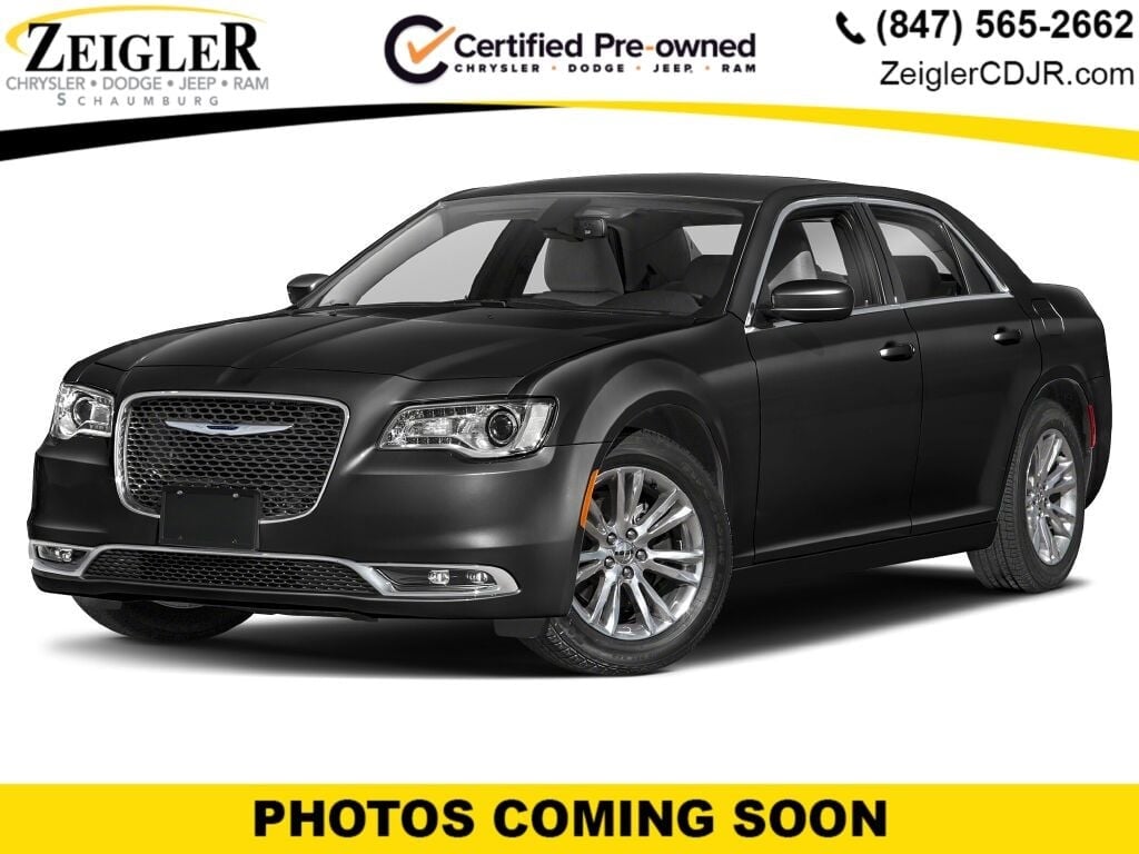 2023 Chrysler 300 S's photo