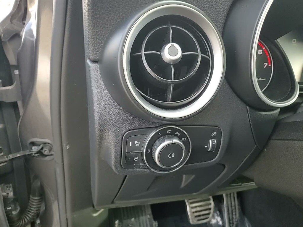 2023 ALFA ROMEO STELVIO - Image 28