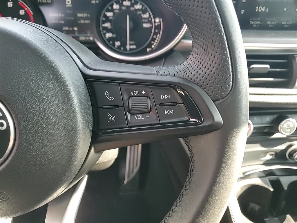 2022 ALFA ROMEO STELVIO - Image 15