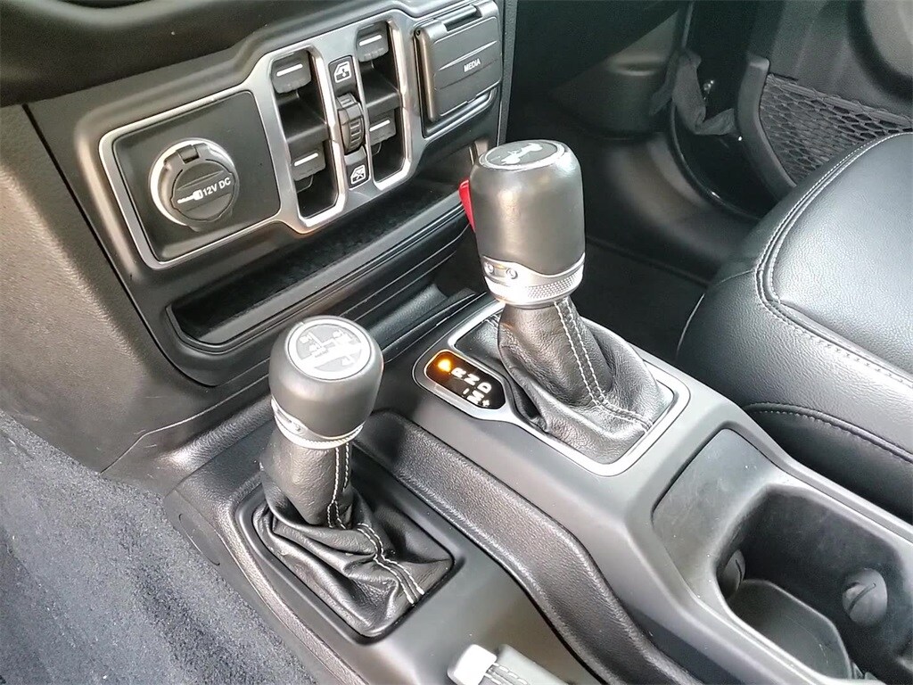 2022 JEEP WRANGLER - Image 18