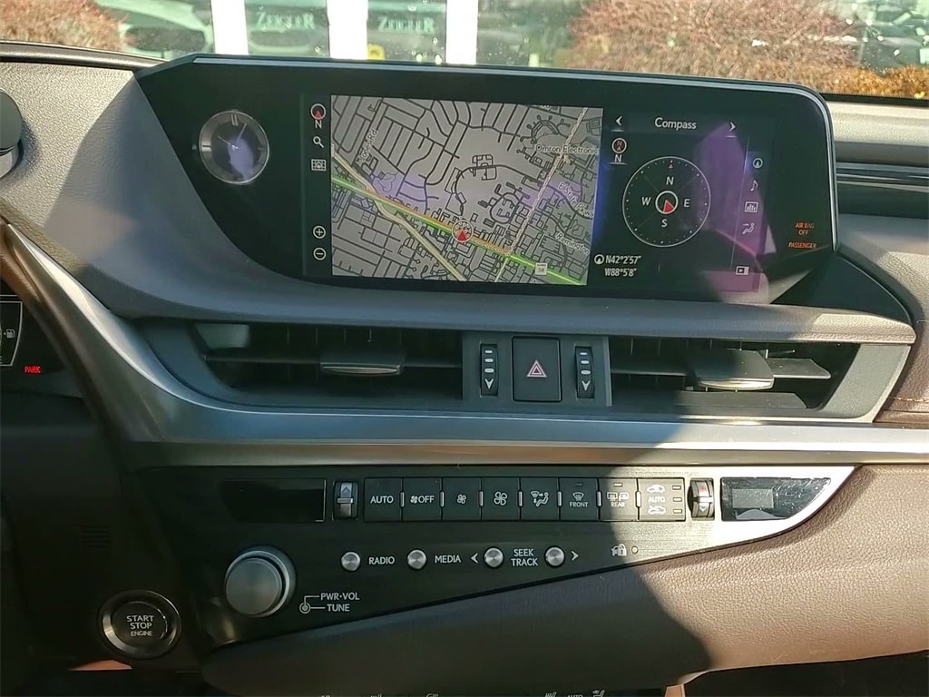 2021 LEXUS ES - Image 33