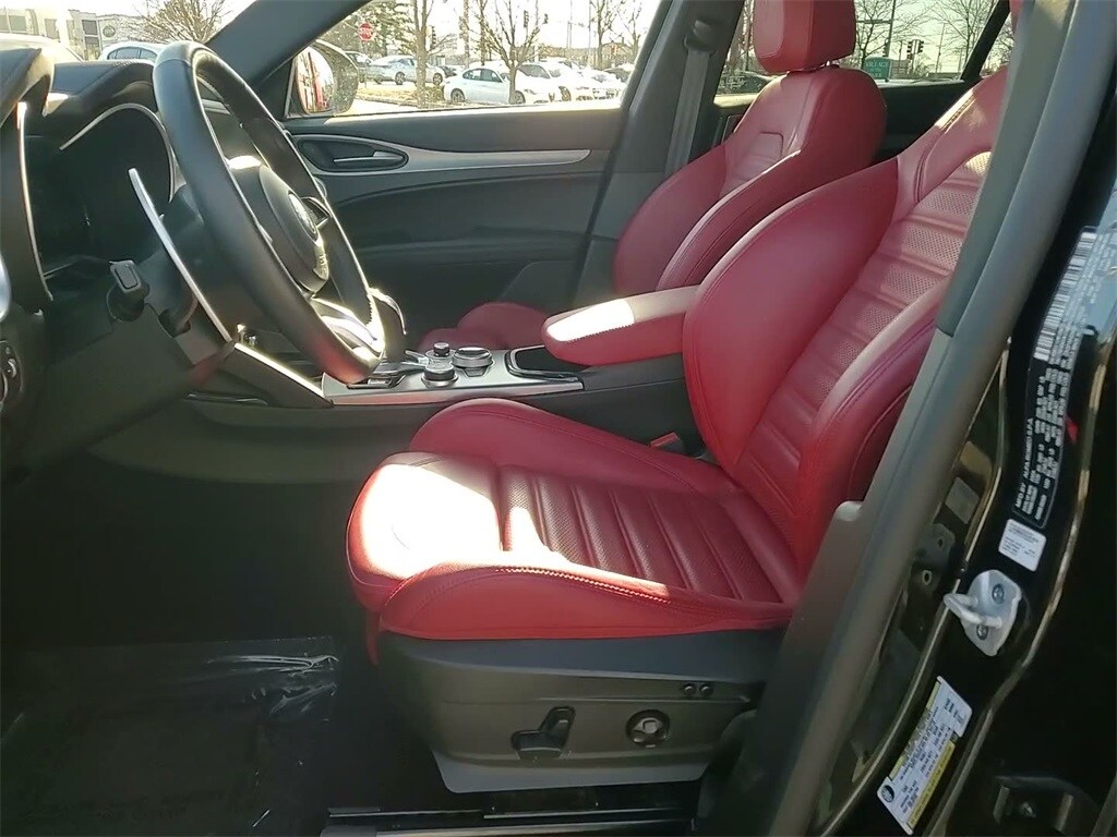 2024 ALFA ROMEO STELVIO - Image 24