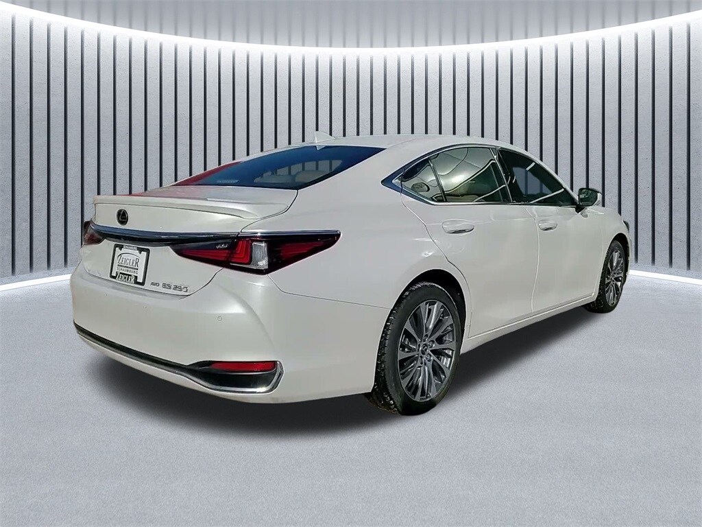 2021 LEXUS ES - Image 10