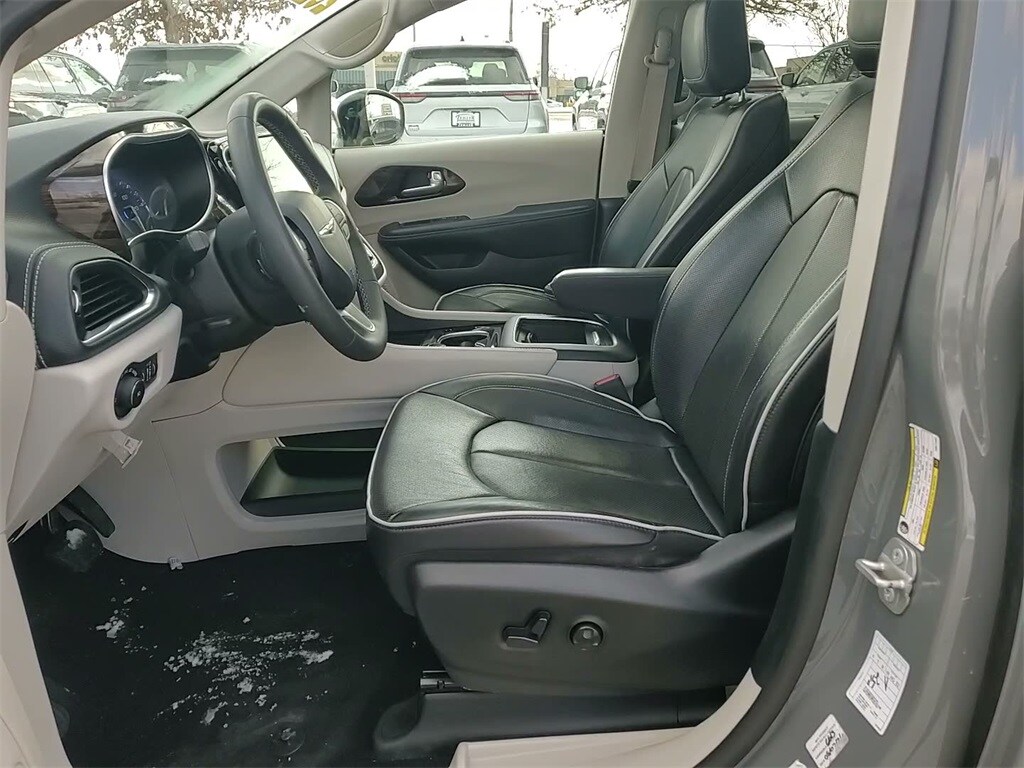 2023 CHRYSLER PACIFICA - Image 22