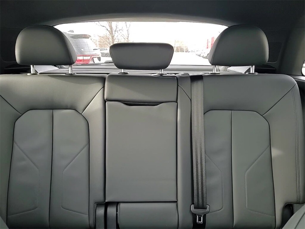 2025 AUDI Q3 - Image 21