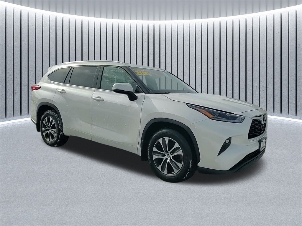 2021 TOYOTA HIGHLANDER - Image 3